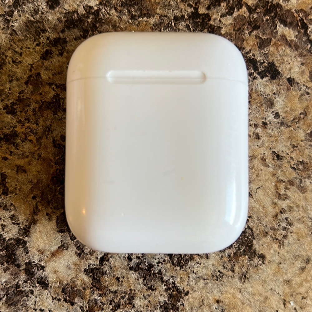 Generation 1 apple airpods